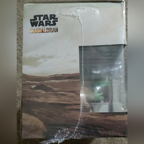 The Mandalorian Collectors Mystery Box 2020 Limited Edition (Still Sealed) - Picture 6 of 7